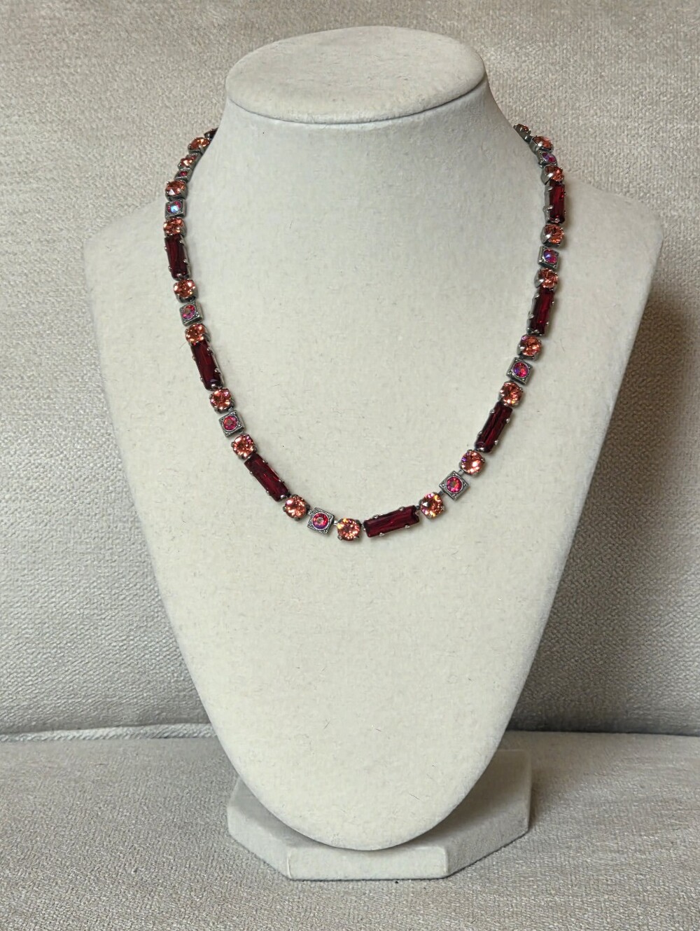 Sorrelli Crystal Necklace -Ruby Red & Coral Rhinestones -Adjustable - Picture 4 of 9